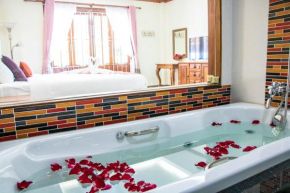 Pimchana mountain pool villa phuket